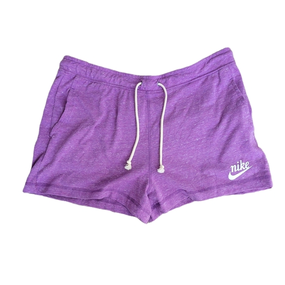 NWT Nike Vintage style gym shorts XL - Picture 2 of 3